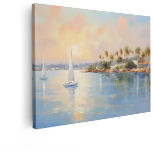 Artaza Canvas Schilderij Zonsondergang met Zeilboten op Zee en Palmbomen aan de Kustlijn - 80x60 cm - Wanddecoratie Woonkamer - Schilderijen - Muurdecoratie