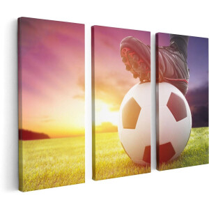 Artaza Canvas Schilderij Drieluik Klassieke Voetbal Aftrap Met Zonsondergang - 120x80 - Foto Op Canvas - Canvas Print