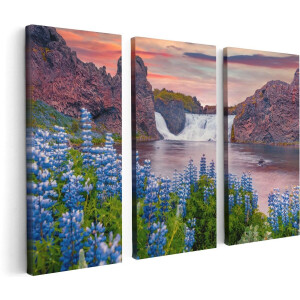 Artaza Canvas Schilderij Drieluik Waterval Met Blauwe Lupine Bloemen - 120x80 - Foto Op Canvas - Canvas Print