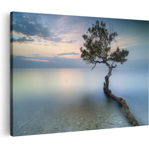 Artaza Canvas Schilderij Eenzame Boom op een Strand bij Zonsondergang - 120x80 cm - Groot - Wanddecoratie Woonkamer - Schilderijen - Muurdecoratie