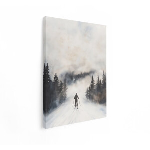 Artaza Canvas Schilderij Een Skiër Daalt een Mistige Berg Af Te Midden van Dennenbomen - 60x80 cm - Wanddecoratie Woonkamer - Schilderijen - Muurdecoratie