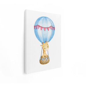 Artaza Canvas Schilderij Schattige Giraf in een Blauwe Heteluchtballon met Vlaggetjes - 90x120 cm - Groot - Wanddecoratie Woonkamer - Schilderijen - Muurdecoratie