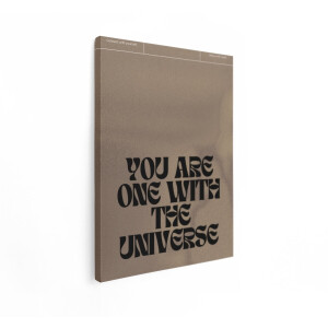 Artaza Canvas Schilderij Je Bent één met het Universum Inspirerende Tekst op Bruine Achtergrond - 90x120 cm - Groot - Wanddecoratie Woonkamer - Schilderijen - Muurdecoratie