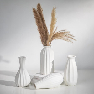 Thelau - Kleine Witte Keramische VaasDecoratieve Bloemknop Vazen voor Thuis - Rustiek Boho Geribbeld Middenstuk voor Tafeldecoratie - Set Van 4 - Bloemdecoratie