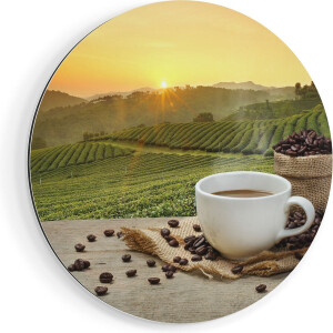 Artaza Dibond Muurcirkel Kopje Koffie Op Een Plantage Achtergrond6 - Ø 40 cm - Klein - Wandcirkel - Rond Schilderij - Voor Binnen en Buiten