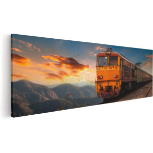 Artaza Canvas Schilderij Trein tussen de Bergen in Thailand - 90x30 - Foto Op Canvas - Canvas Print
