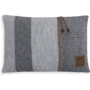 Knit Factory Roxx Sierkussen - Rechthoekig kussen - Kussen woonkamer - Bank kussen - Decoratie kussen - Licht Grijs/Antraciet - 60x40 cm - Kussenhoes inclusief kussenvulling