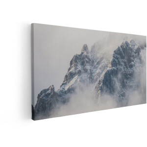 Artaza Canvas Schilderij Majestueuze Besneeuwde Bergtoppen Gehuld in Mist en Ochtendlicht - 120x60 cm - Groot - Wanddecoratie Woonkamer - Schilderijen - Muurdecoratie