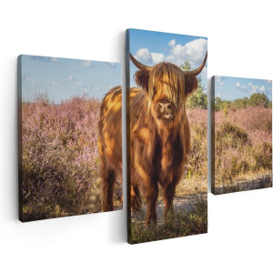 Artaza Canvas Schilderij Drieluik Schotse Hooglander Koe In De Wei - 90x60 cm - Wanddecoratie Woonkamer - Schilderijen - Muurdecoratie
