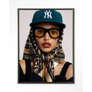 Urban Cotton Wandkleed 'Cool Girl' 80 x 110cm in Floating Frame - black