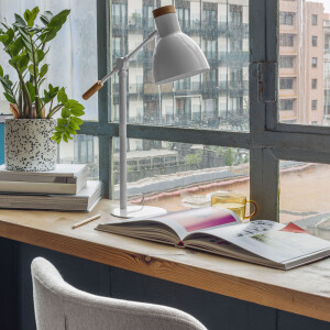 Kave Home Tafellamp 'Tescarle' Metaal en Beukenhout, kleur Wit