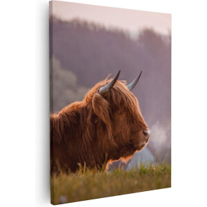 Artaza Canvas Schilderij Schotse Hooglander Koe Ligt In Het Gras - 80x100 - Groot - Foto Op Canvas - Canvas Print