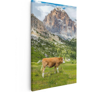 Artaza Canvas Schilderij Bruine Koe In De Wei In De Bergen - 40x60 - Poster Foto op Canvas - Canvas Print