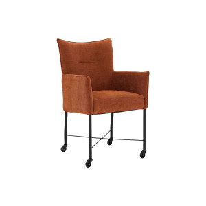 Goossens Eetkamerstoel Erik bruin stof met armleuning en met wielenmet skaterwielen, modern design