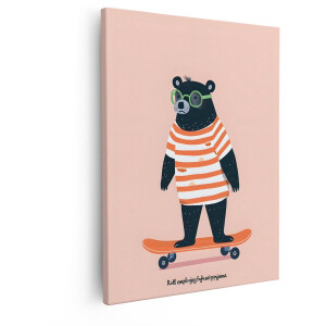 Artaza Canvas Schilderij Grappige Beer met Bril op Skateboard - Cartoonstijl - Oranje Gestreept Shirt - 80x100 cm - Groot - Wanddecoratie Woonkamer - Schilderijen - Muurdecoratie