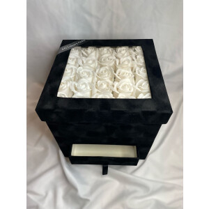 AG Luxurygifts velvet flowerbox - rozen box - Valentijnsdag - cadeau box - velvet - zwart - wit - rozen - soap roses - Moederdag