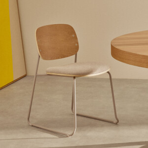 Kave Home Eetkamerstoel 'Meli' Hout en chenille, kleur Beige