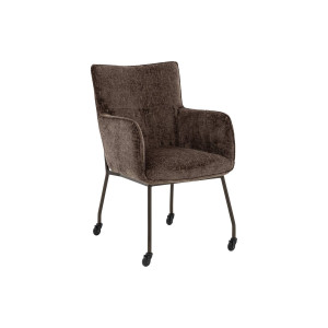 Goossens Eetkamerstoel Trullo bruin stof met armleuning en met wielenmet zwarte skater wielen,