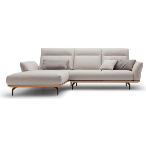 Hülsta Sofa Hoekbank Hs.460 Sokkel in eiken, gegoten aluminium poten in umbra grijs, breedte 298 cm