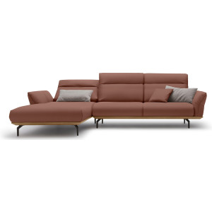 Hülsta Sofa Hoekbank Hs.460 Sokkel in walnotenhout, onderstel in umbra grijs, breedte 318 cm