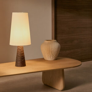 Kave Home Tafellamp 'Amire' Mangohout en stof, 50cm