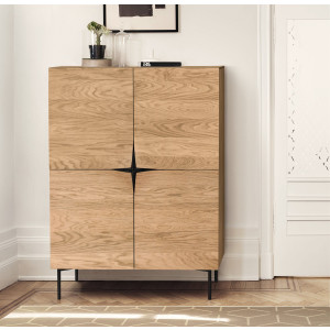 Woodman Hoge kast Houtfineer van eiken, in Scandinavisch design